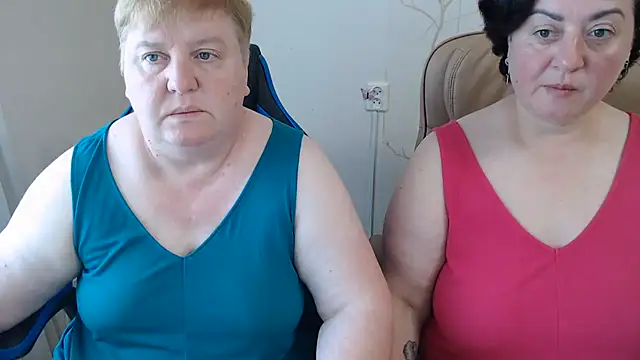 Snapshot of Lindy-Jeanie chatting on June 19, 2:21 pm Lindy-Jeanie online show from June 19, 2:21 pm