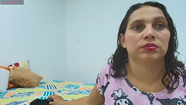 Snapshot of carlaantonellii chatting on April 21, 4:08 am carlaantonellii online show from April 21, 4:08 am