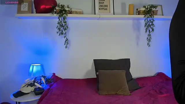 cuttie blondie online show from April 29, 11:14 am