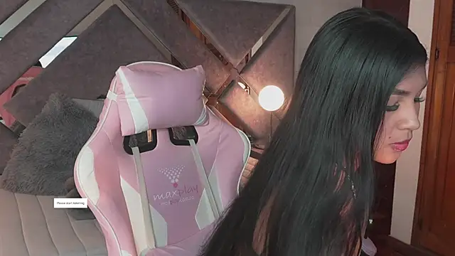 Snapshot of Naomi-Gray chatting on July 24, 5:55 pm Naomi-Gray online show from July 24, 5:55 pm
