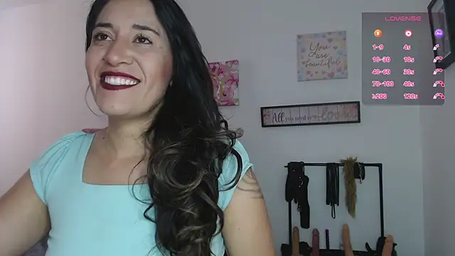 Snapshot of violeta_scott chatting on June 12, 12:15 pm violeta scott online show from June 12, 12:15 pm