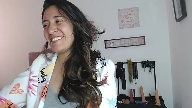 Snapshot of violeta_scott chatting on June 16, 2:09 pm violeta scott online show from June 16, 2:09 pm