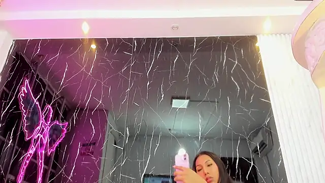 Snapshot of Mia_hornny_ chatting on June 28, 11:00 pm Mia hornny online show from June 28, 11:00 pm