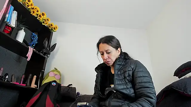 Snapshot of ItsAmara chatting on April 6, 1:12 pm ItsAmara online show from April 6, 1:12 pm