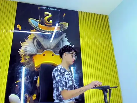 Novaneon  online show from March 14, 11:48 am