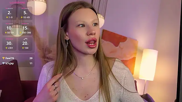 Snapshot of MayMalone chatting on March 13, 10:05 pm MayMalone online show from March 13, 10:05 pm