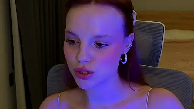 mollybossy online show from April 7, 3:56 pm