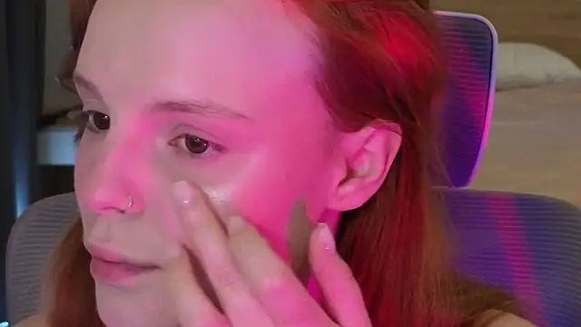 mollybossy online show from April 15, 7:15 am