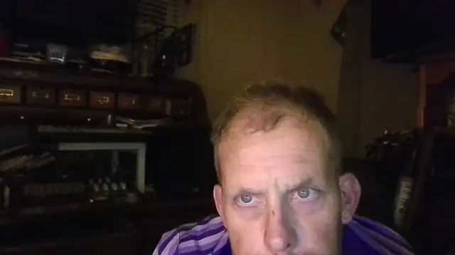 strokingjoe14585 online show from April 14, 3:34 am