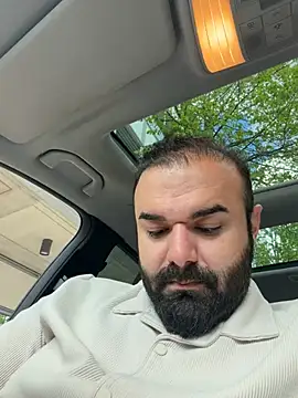 bigmillz32 online show from April 18, 1:48 pm