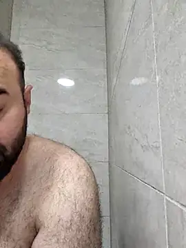 bigmillz32 online show from May 4, 11:34 pm