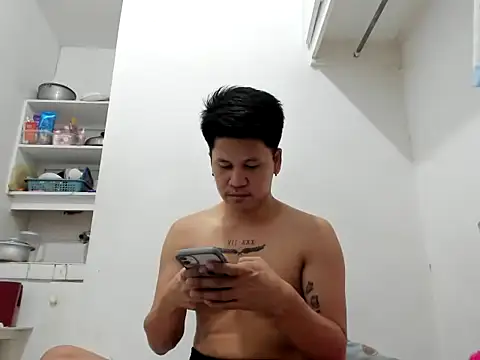 Snapshot of dion_cummer chatting on March 19, 5:00 am dion cummer online show from March 19, 5:00 am