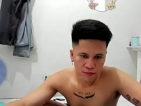 Snapshot of dion_cummer chatting on March 20, 9:03 am dion cummer online show from March 20, 9:03 am