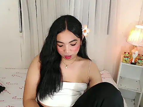Snapshot of xLinda_Walkerx chatting on June 12, 5:45 pm xLinda Walkerx online show from June 12, 5:45 pm