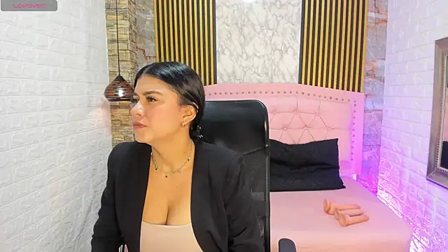 AishaCambell  online show from March 30, 9:43 am