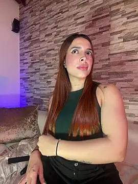 Snapshot of CiaraMorettii chatting on June 8, 3:40 am CiaraMorettii online show from June 8, 3:40 am