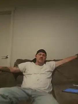 yourMasterisBored online show from April 5, 1:30 pm