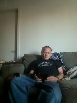 yourMasterisBored online show from April 21, 1:18 am