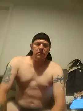 Snapshot of yourMasterisBored chatting on May 25, 3:01 am yourMasterisBored online show from May 25, 3:01 am
