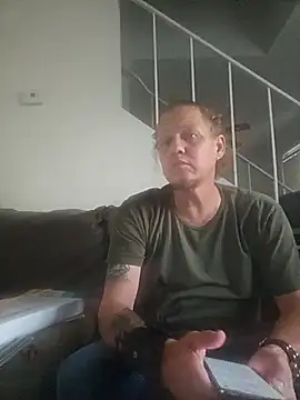 Snapshot of yourMasterisBored chatting on June 12, 2:10 am yourMasterisBored online show from June 12, 2:10 am