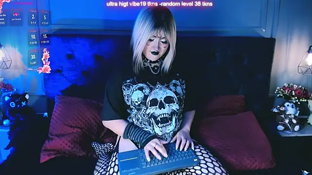  Elissabat  online show from May 19, 8:37 pm