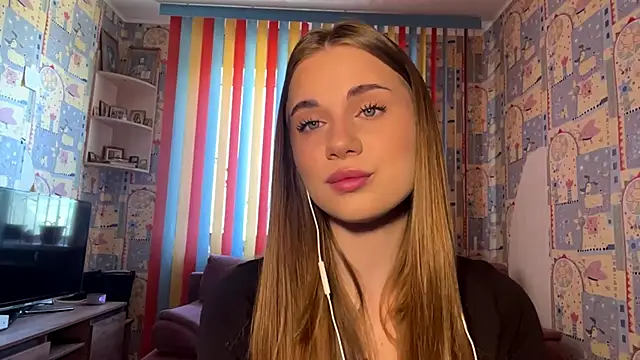 Snapshot of Miss_Blessnyth chatting on May 5, 6:10 am Miss Blessnyth online show from May 5, 6:10 am
