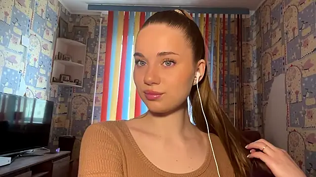 Snapshot of Miss_Blessnyth chatting on May 15, 6:20 am Miss Blessnyth online show from May 15, 6:20 am
