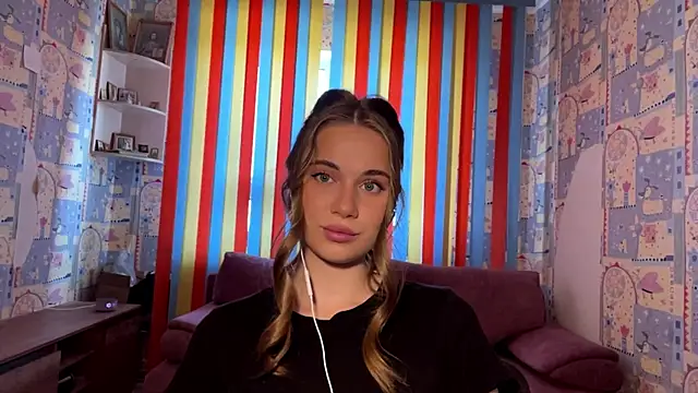 Snapshot of Miss_Blessnyth chatting on August 3, 6:12 am Miss Blessnyth online show from August 3, 6:12 am