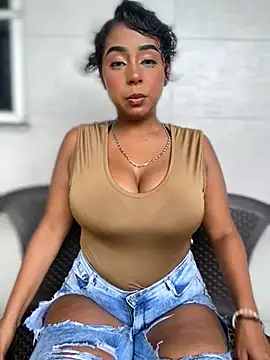 Snapshot of SamaraDesire chatting on May 1, 8:24 pm SamaraDesire online show from May 1, 8:24 pm