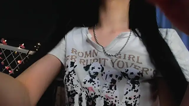 Snapshot of lizaa_breeze chatting on June 6, 4:33 pm lizaa breeze online show from June 6, 4:33 pm