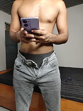 Snapshot of Iam_daku47 chatting on June 27, 4:23 pm Iam daku47 online show from June 27, 4:23 pm