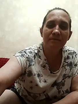 Snapshot of KatieLove133 chatting on August 4, 6:32 pm KatieLove133 online show from August 4, 6:32 pm