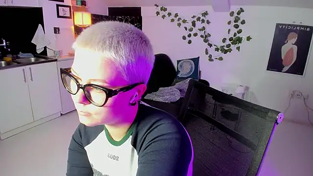 VexaVeylish online show from June 30, 6:42 pm