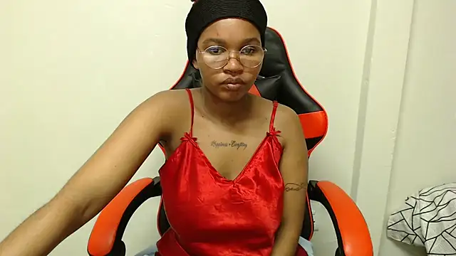 Snapshot of Hotsexyberry222 chatting on May 12, 2:58 pm Hotsexyberry222 online show from May 12, 2:58 pm