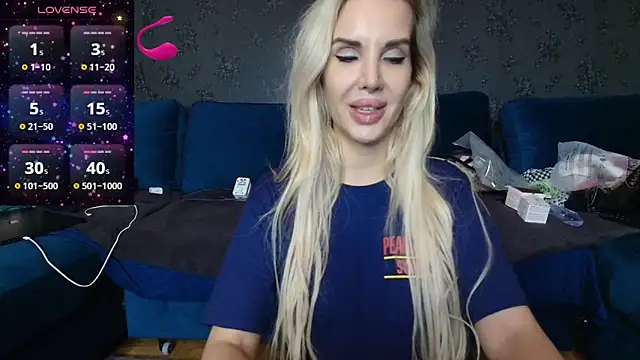 Snapshot of SexyQueenNina chatting on December 19, 11:57 pm SexyQueenNina online show from December 19, 11:57 pm