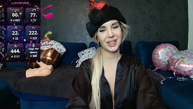 Snapshot of SexyQueenNina chatting on December 25, 11:42 pm SexyQueenNina online show from December 25, 11:42 pm