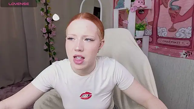 Sparky fox online show from June 26, 12:04 am