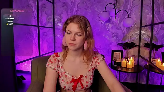 Snapshot of ElizabethVane chatting on April 4, 10:46 am ElizabethVane online show from April 4, 10:46 am