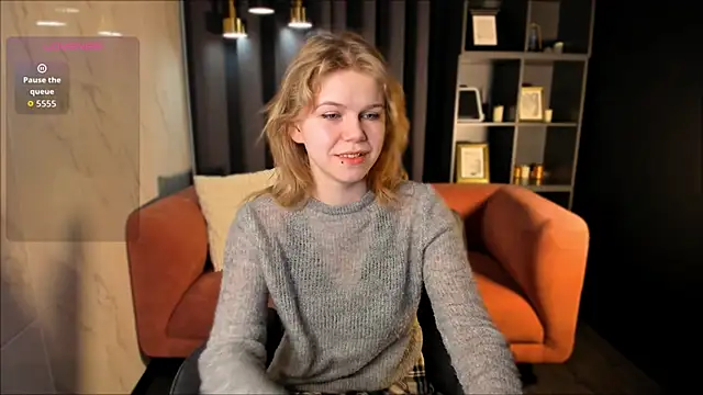 Snapshot of ElizabethVane chatting on April 11, 5:45 am ElizabethVane online show from April 11, 5:45 am