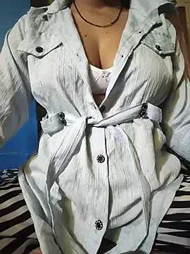 Snapshot of Shalini_08 chatting on May 14, 3:35 am Shalini 08 online show from May 14, 3:35 am