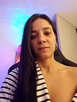 miaeyex online show from May 1, 11:59 am