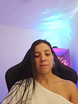 miaeyex online show from May 20, 1:17 pm