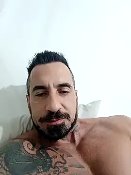 Snapshot of muscle_model33 chatting on March 15, 5:13 am muscle model33 online show from March 15, 5:13 am