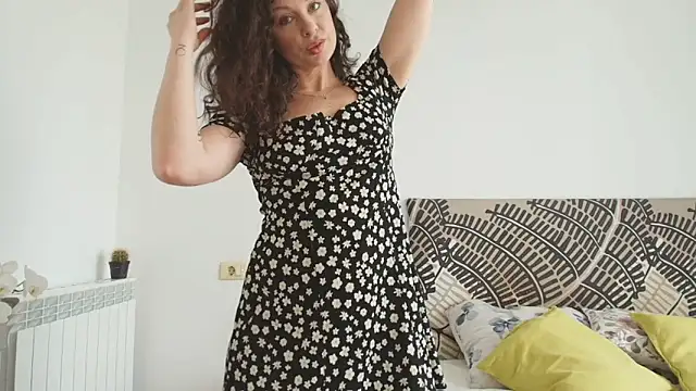 Snapshot of IreneBlue_ chatting on May 20, 7:25 am IreneBlue online show from May 20, 7:25 am