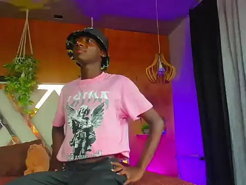 Luca Sins online show from March 16, 8:13 pm