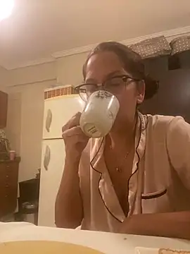 Yes 2102 online show from March 16, 1:22 am