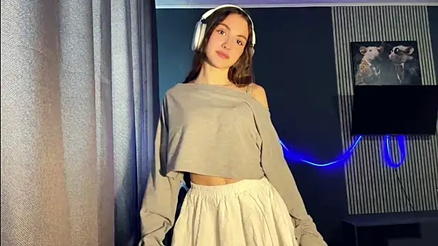 Veluxe online show from March 16, 11:14 am