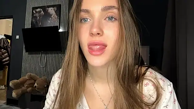 Veluxe online show from April 17, 5:16 pm