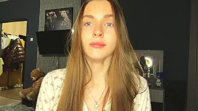 Veluxe online show from April 28, 5:07 pm