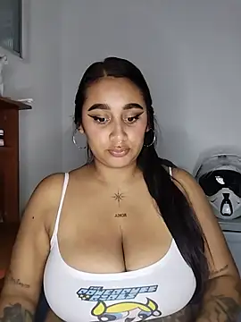 Mia skyy18 online show from July 28, 11:58 pm